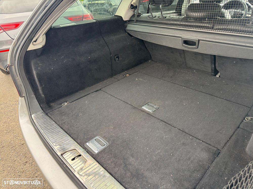 Mercedes-Benz E 220 CDI Auto Avantgarde - 30