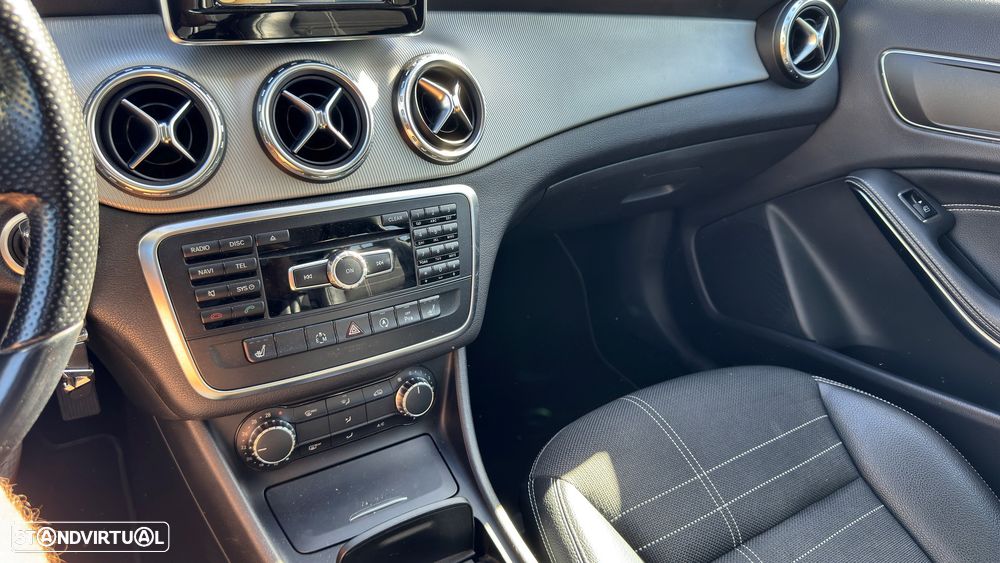 Mercedes-Benz GLA 180 (CDI) d 7G-DCT Urban - 15