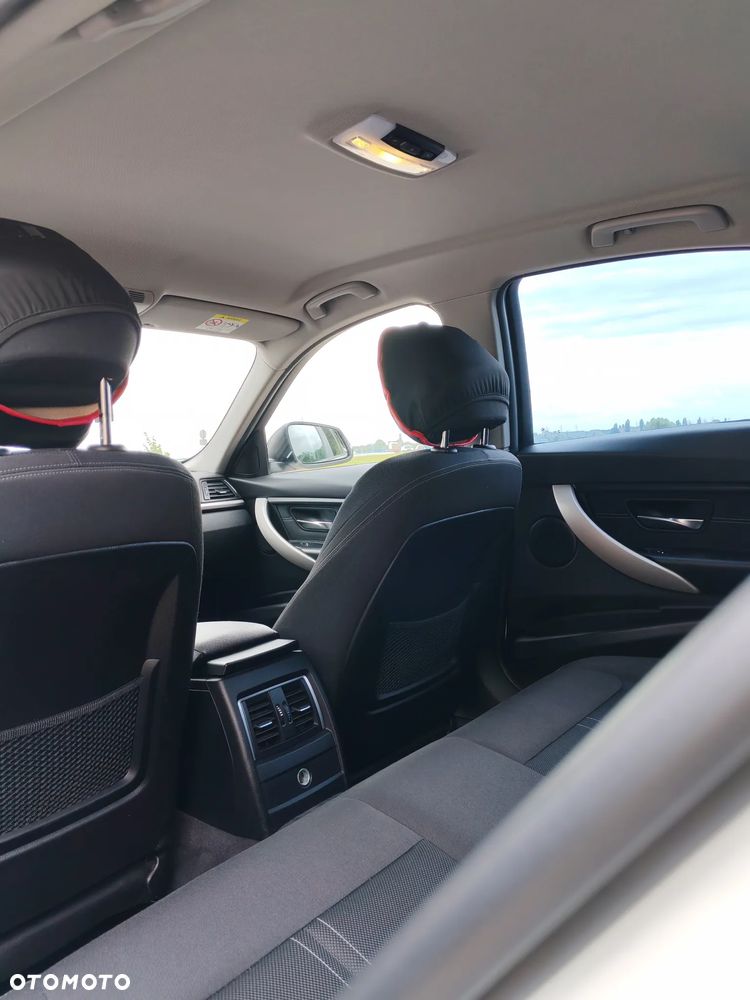 BMW Seria 3 318i - 15
