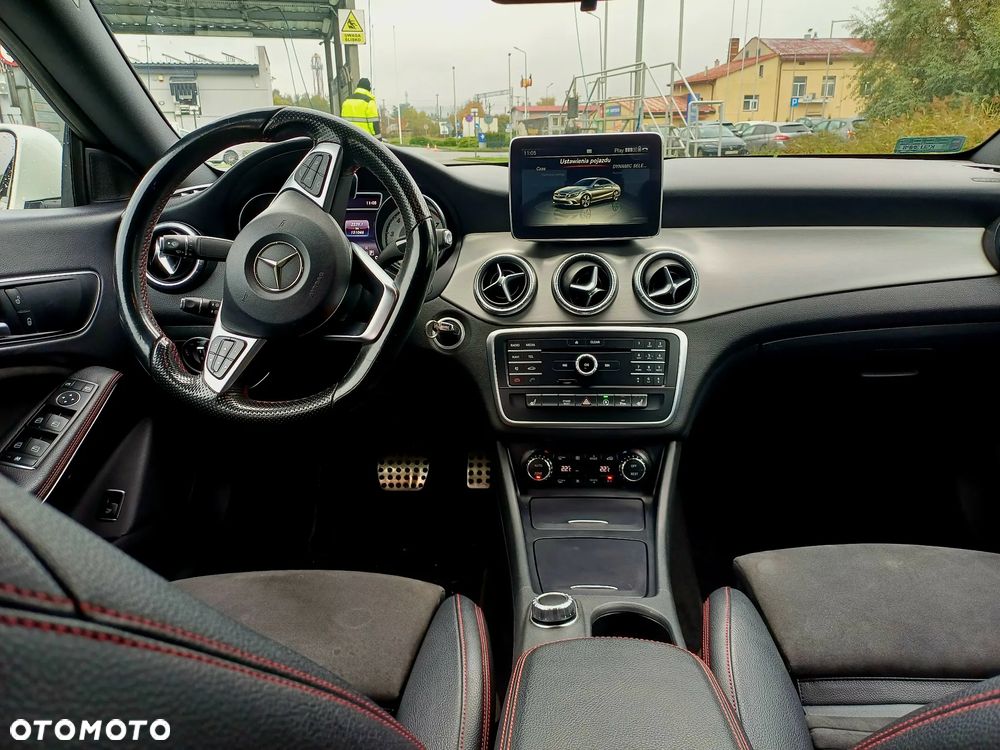 Mercedes-Benz CLA 200 7G-DCT AMG Line - 7