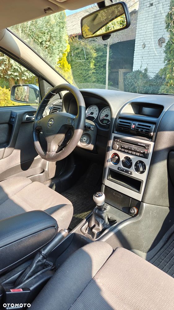 Opel Astra 1.8 Sport - 17