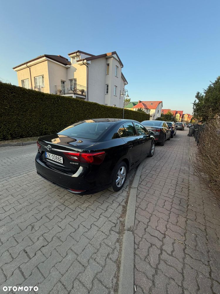 Toyota Avensis 1.6 Active - 18