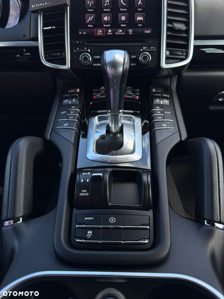 Porsche Cayenne Standard - 20