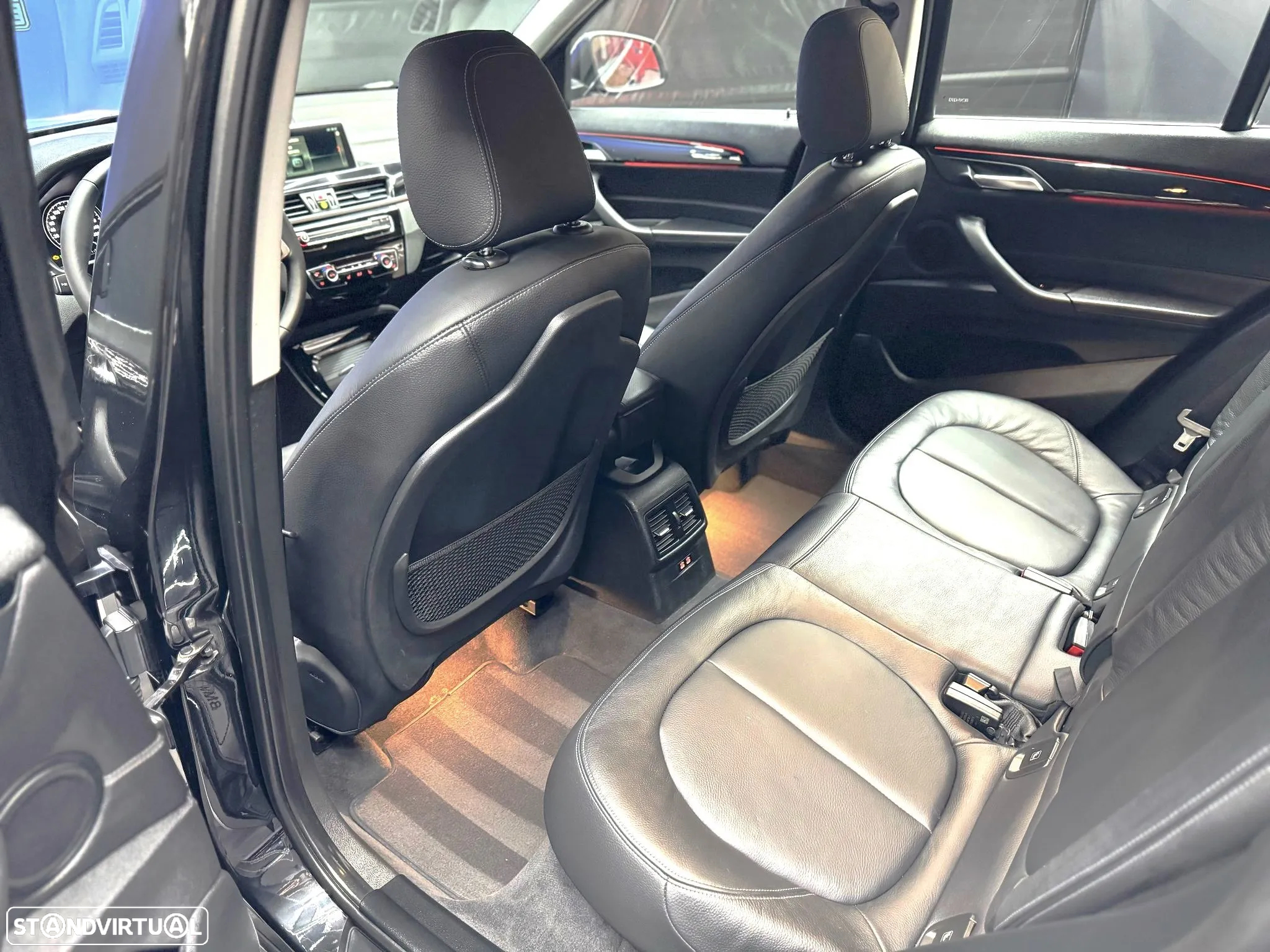 BMW X1 18 d sDrive Auto Line Sport - 36