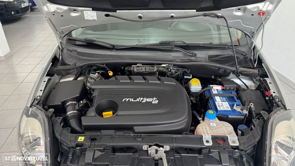 Fiat Punto 1.3 M-Jet Lounge S&S - 33