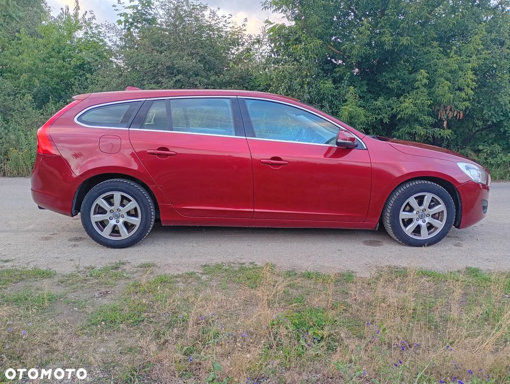 Volvo V60 T4 Momentum - 1