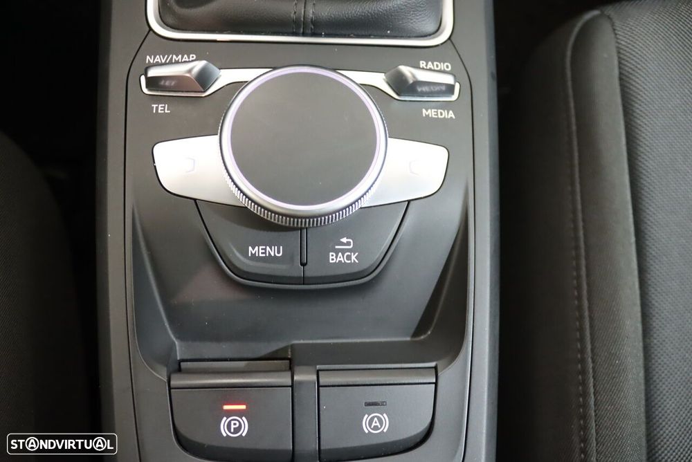 Audi Q2 30 TFSI — fotografia 12