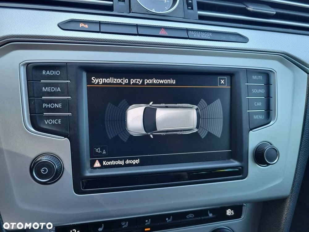 Volkswagen Passat - 20