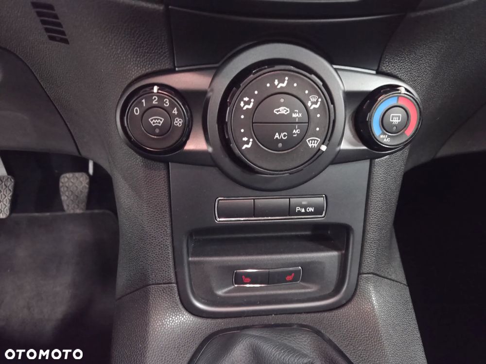 Ford Fiesta 1.0 Start-Stop Champions Edition - 19