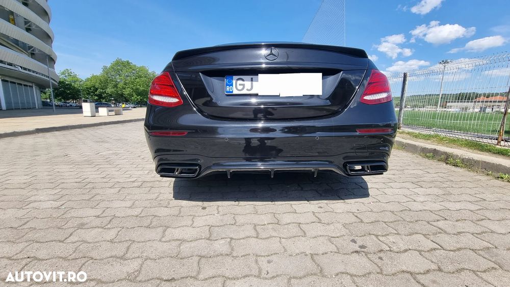 Mercedes-Benz E - 10