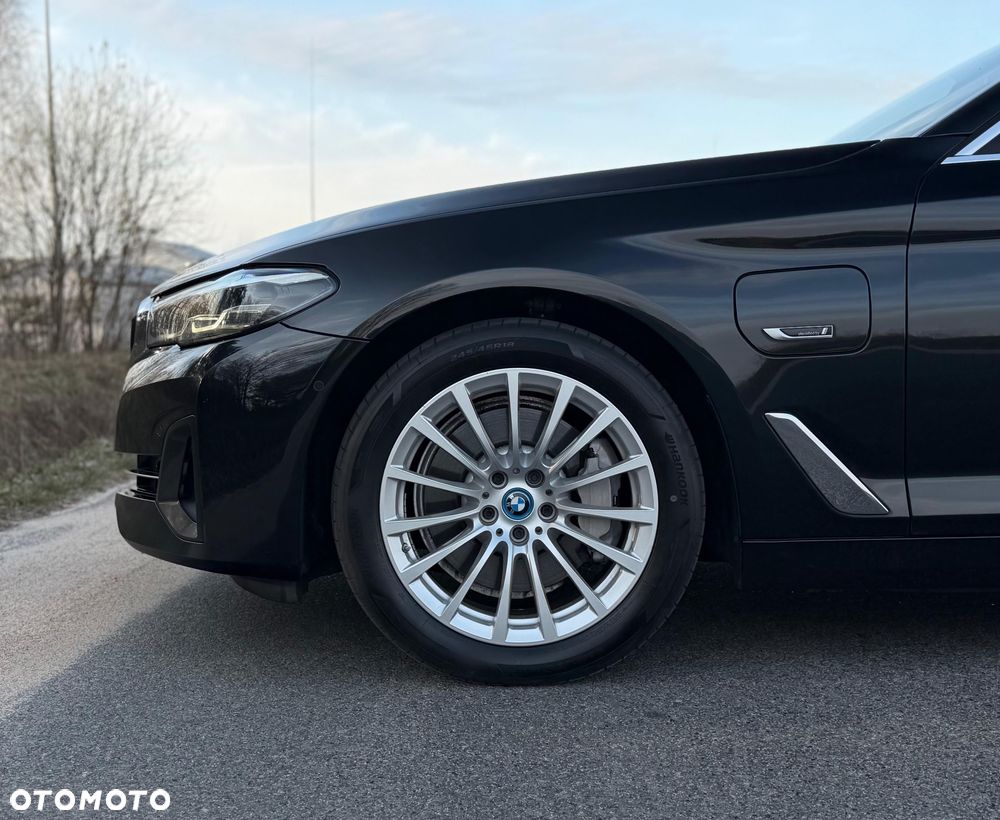 BMW Seria 5 530e Luxury Line sport - 40