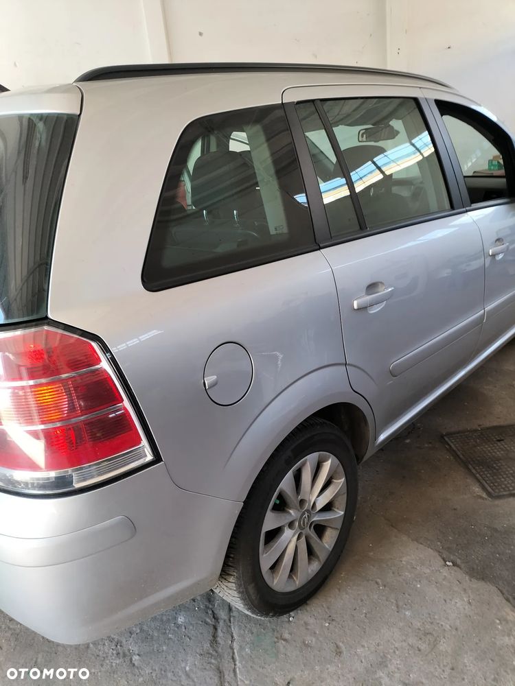 Opel Zafira - 4