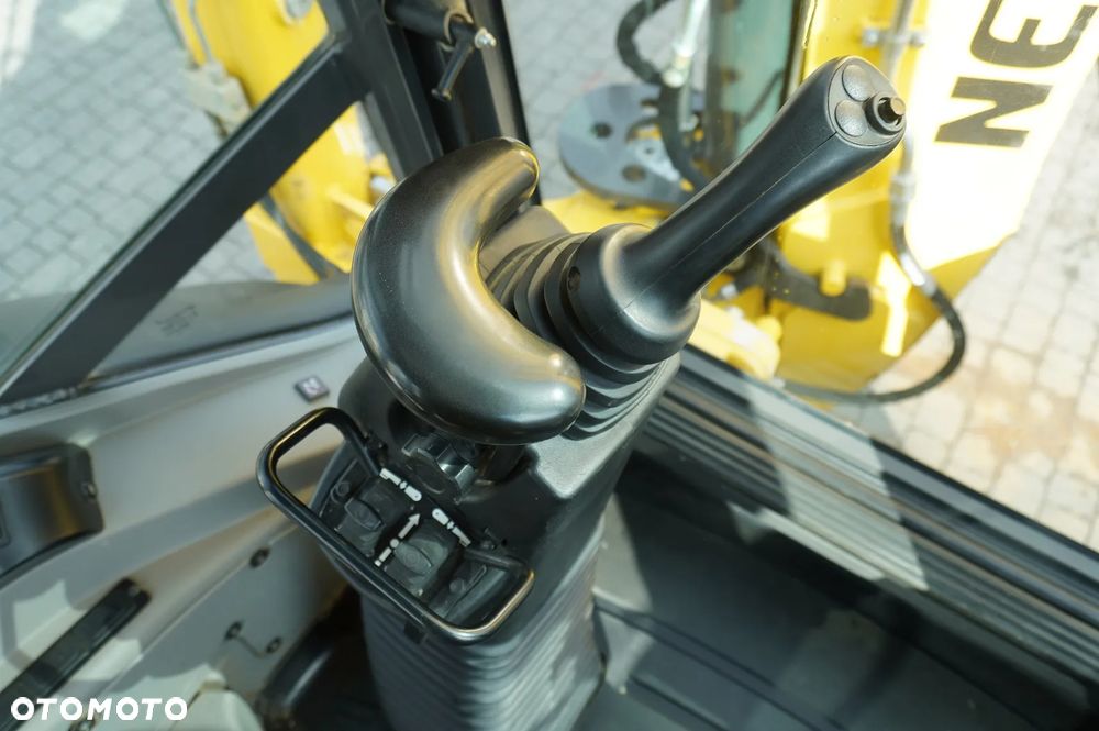 New Holland B115B / 4600 MTH! / 2021 - 28