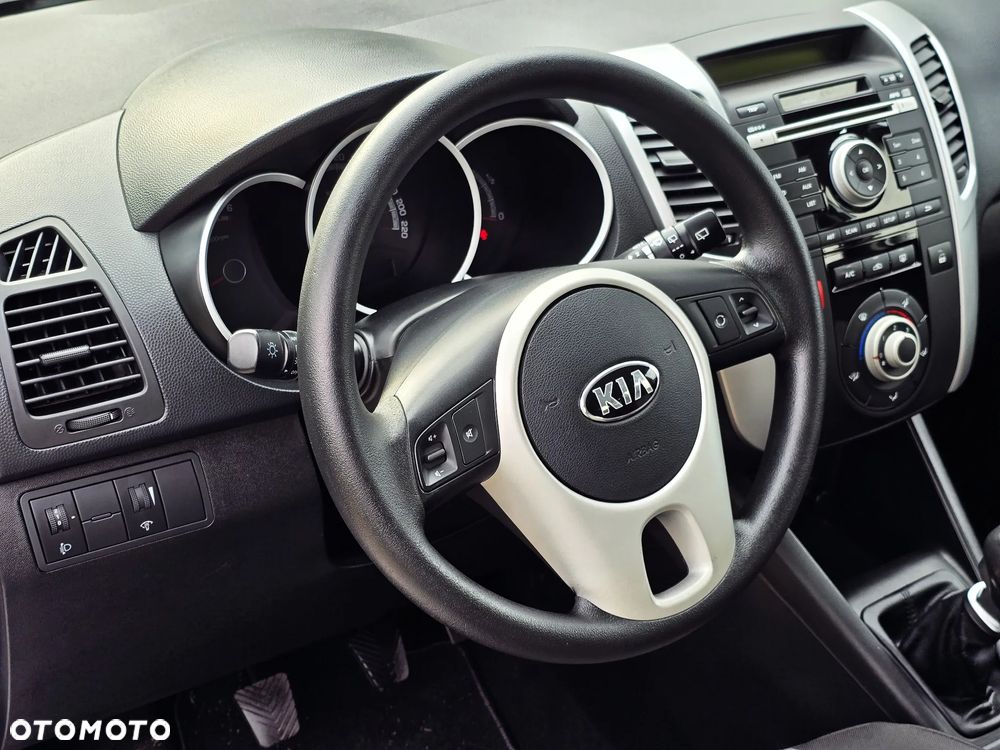 Kia Venga - 21