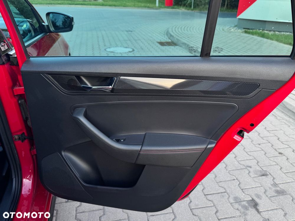 Skoda RAPID Spb 1.4 TSI Monte Carlo DSG - 12