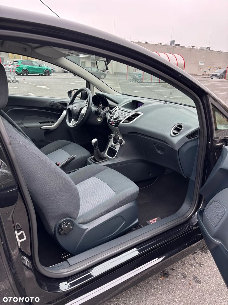 Ford Fiesta - 17