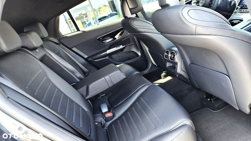 Mercedes-Benz GLC - 14