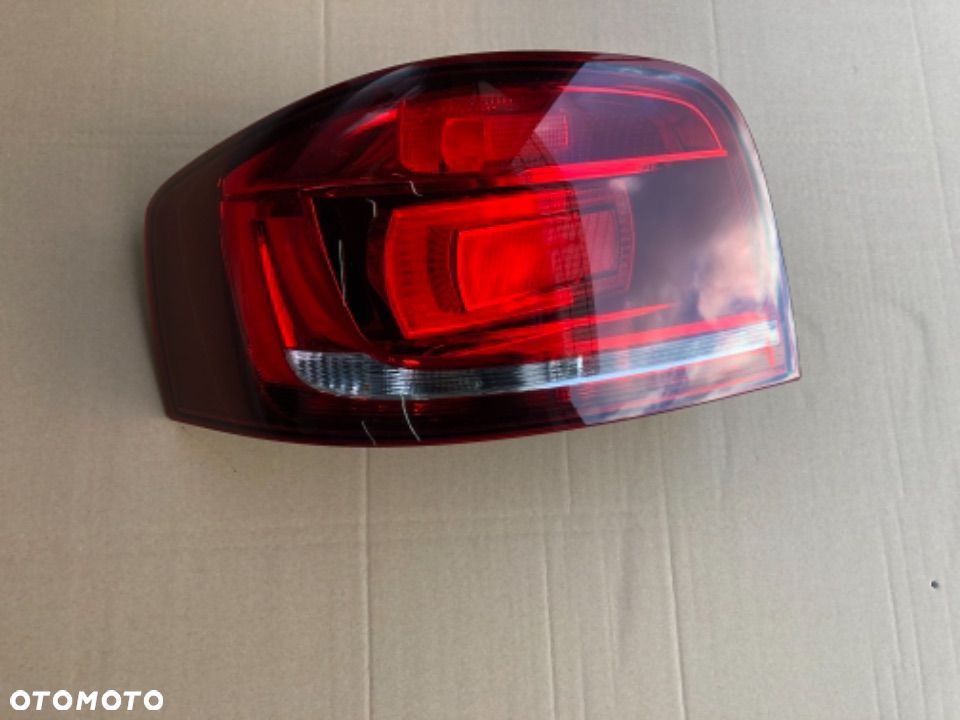 Lampa tylna lewa Audi A3 S3 8P0 lift 2008-2011 ciemna - 1
