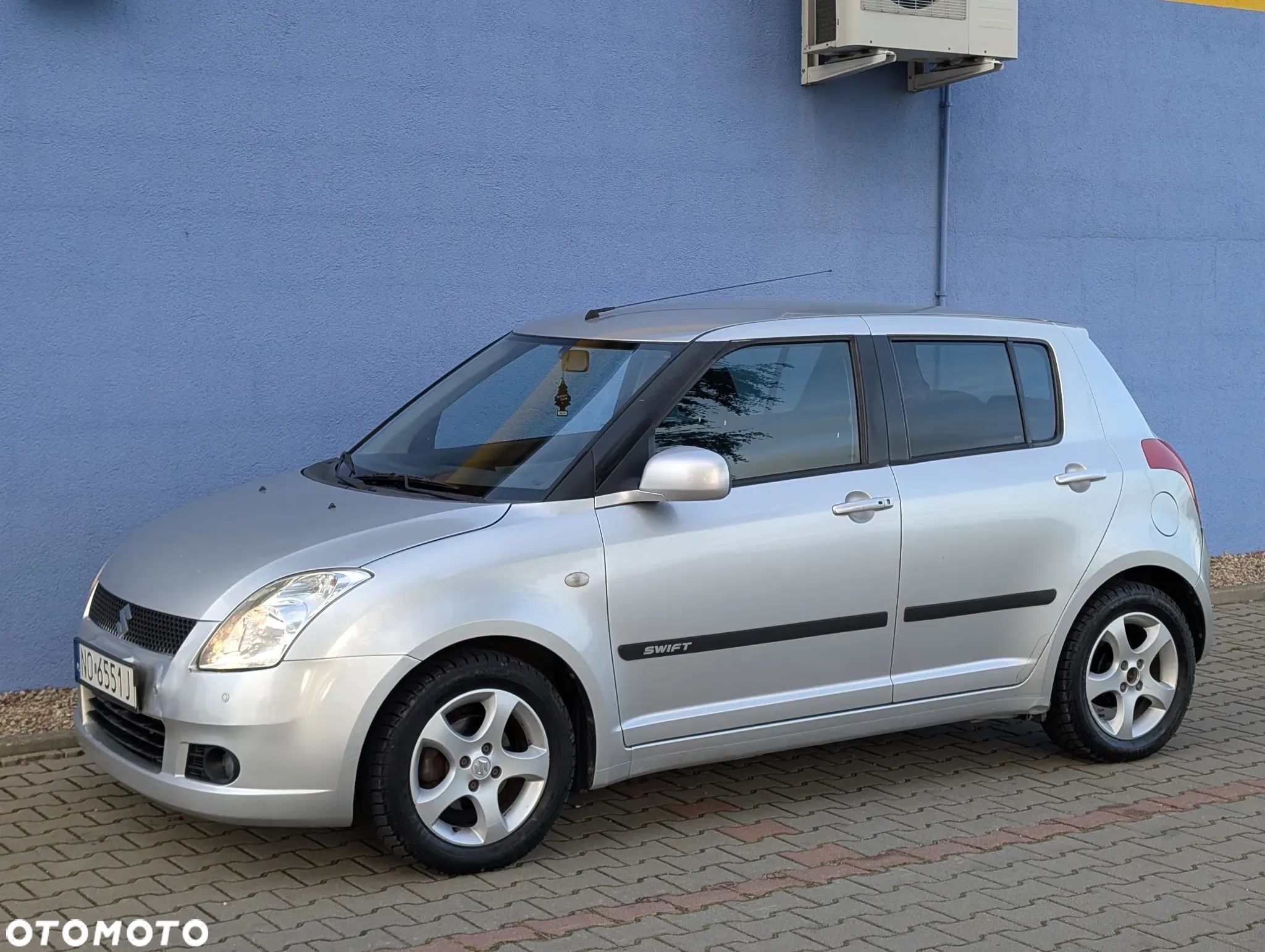 Suzuki Swift - 1