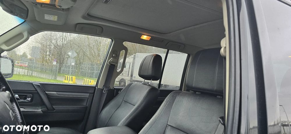 Mitsubishi Pajero 3.2 DID Intense - 17