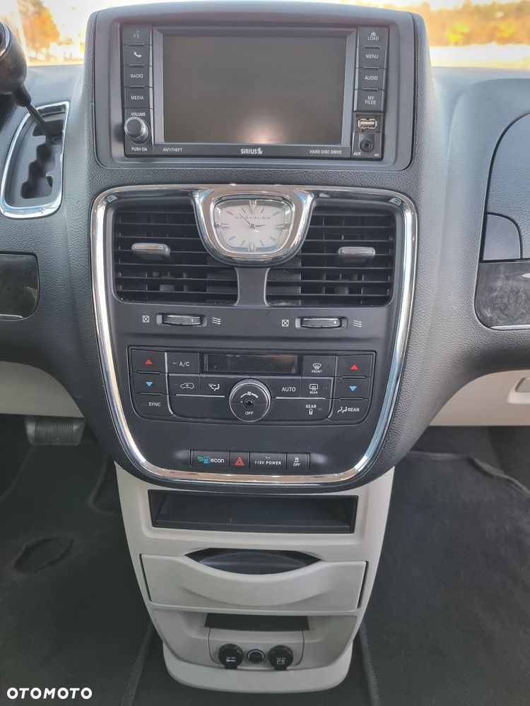 Chrysler Town & Country 3.6 Touring - 32