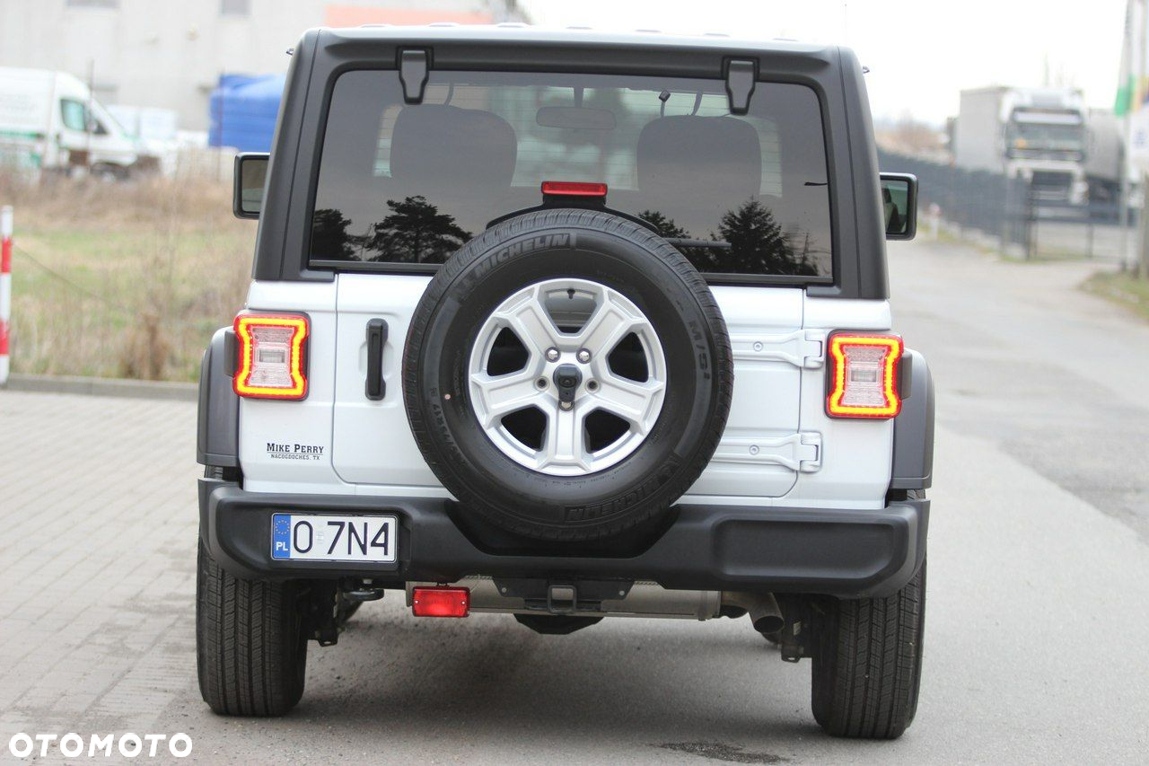 Jeep Wrangler - 37