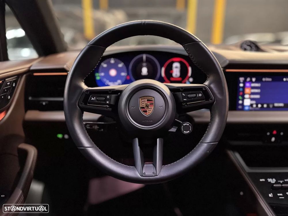 Porsche Macan Electric 4 - 12