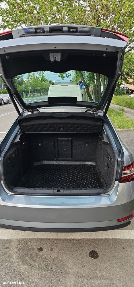 Skoda Superb 2.0 TDI DSG Style - 7