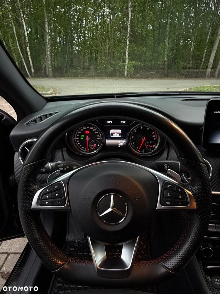 Mercedes-Benz Klasa A 220 4-Matic AMG Line - 12
