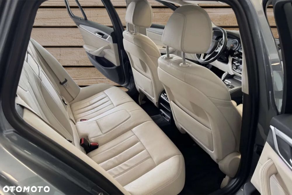 BMW Seria 5 520d Luxury Line - 11