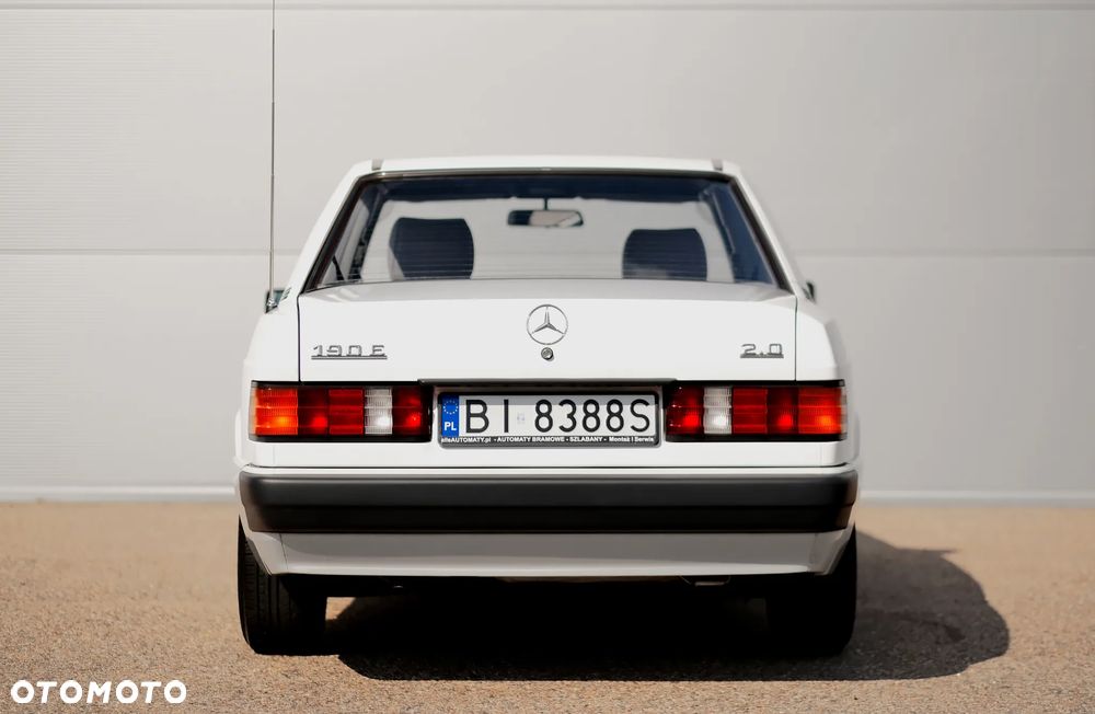 Mercedes-Benz W201 (190) - 9