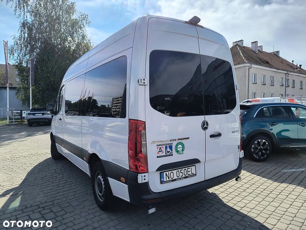 Mercedes-Benz Sprinter - 5