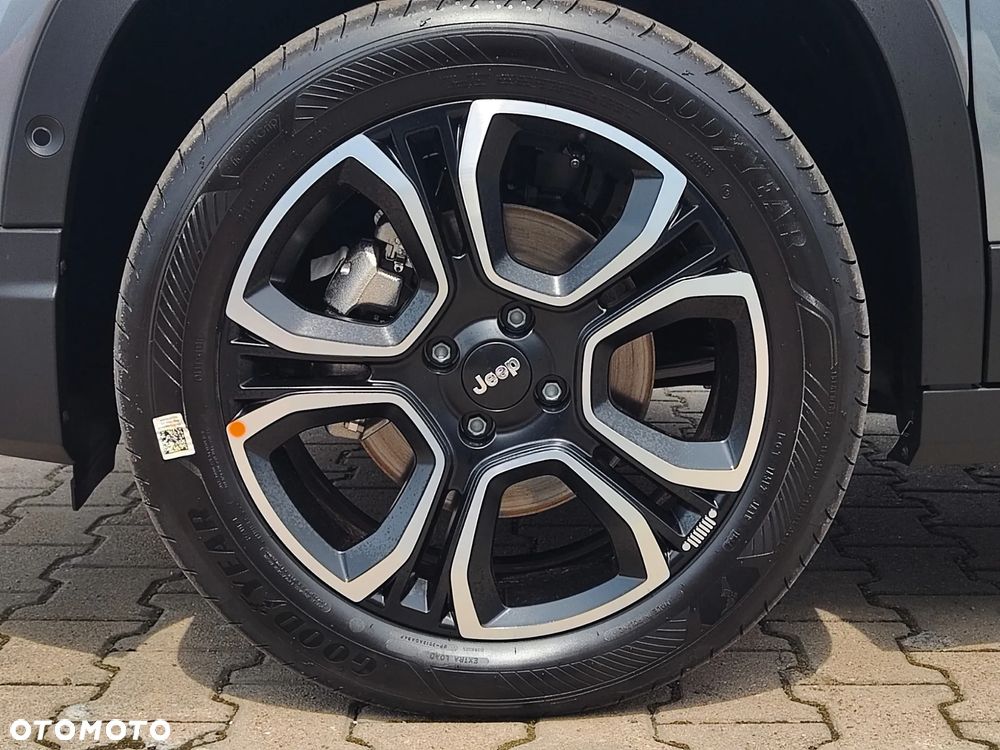 Jeep Avenger 1.2 T3 mHEV Summit FWD eDCT6 - 7