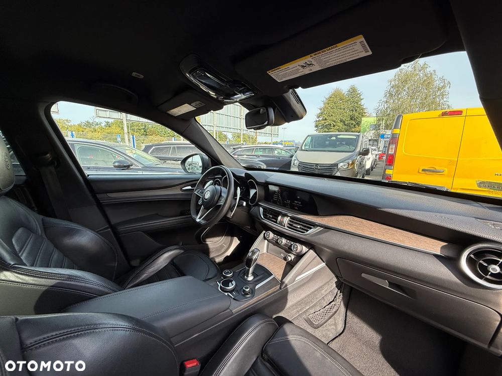Alfa Romeo Stelvio - 9