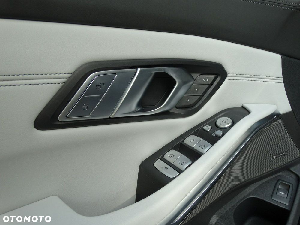 BMW M3 Competition xDrive sport - 19