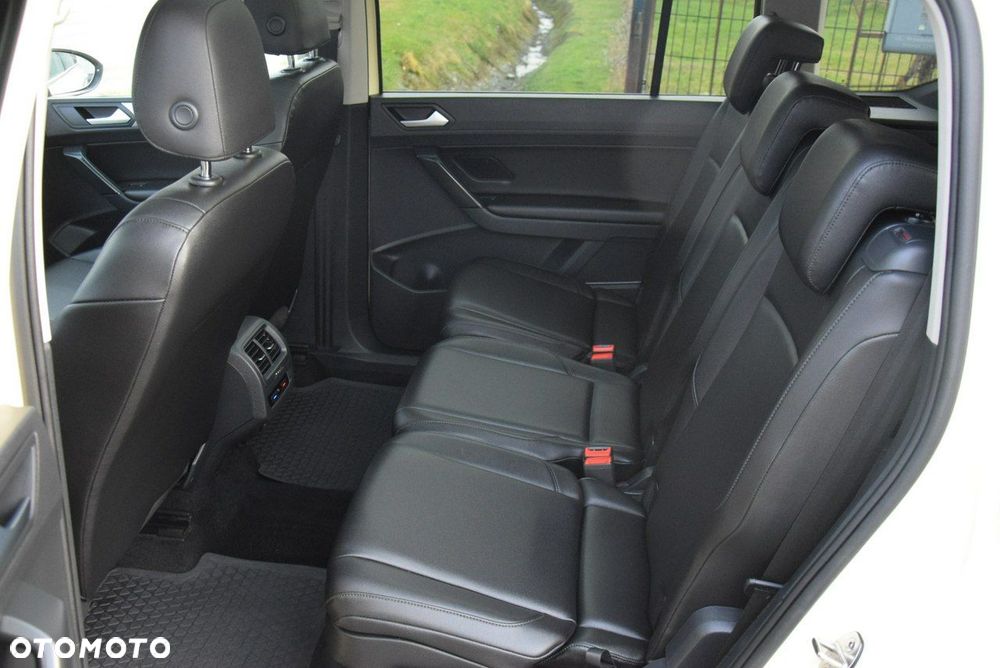 Volkswagen Touran - 21