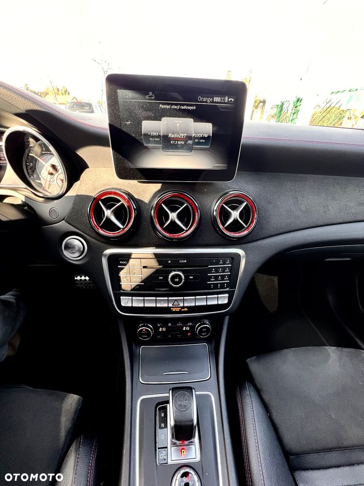 Mercedes-Benz CLA - 10