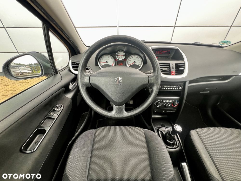 Peugeot 207 1.4 16V Trendy - 21