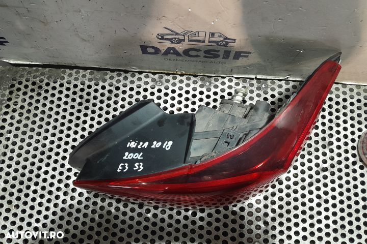 Lampa / Tripla stop dreapta pe aripa CU DEFECT SE VINDE PENTRU LEDURI - 2