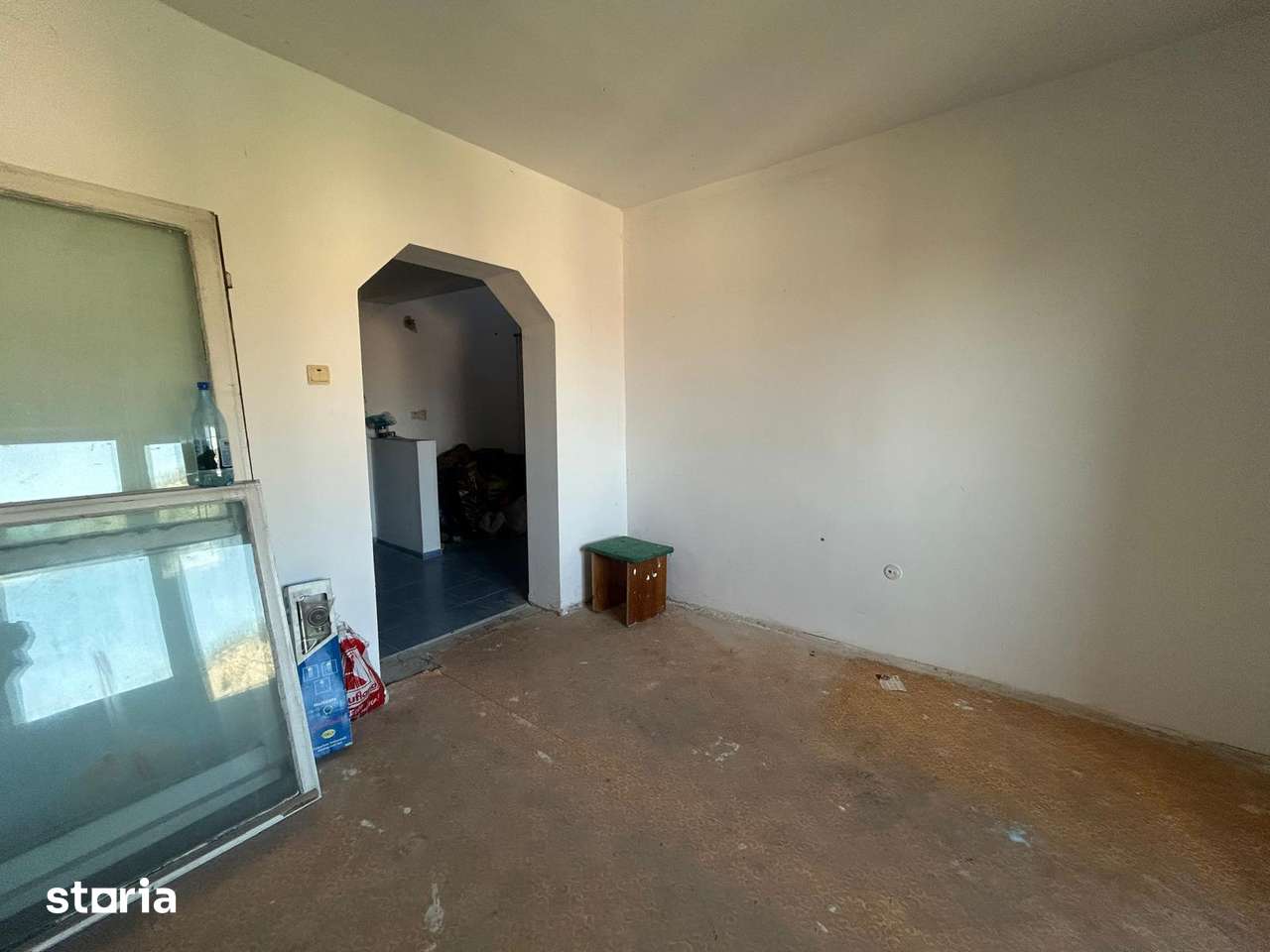 Racadau - Garsoniera cu extindere, de renovat, spatioasa, balcon! — fotografia 3