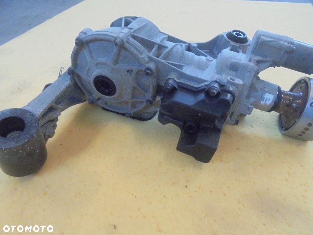 VOLVO XC60 II MILD HYBRID 2,0 DIESEL MOST TYLNY DYFER - 2