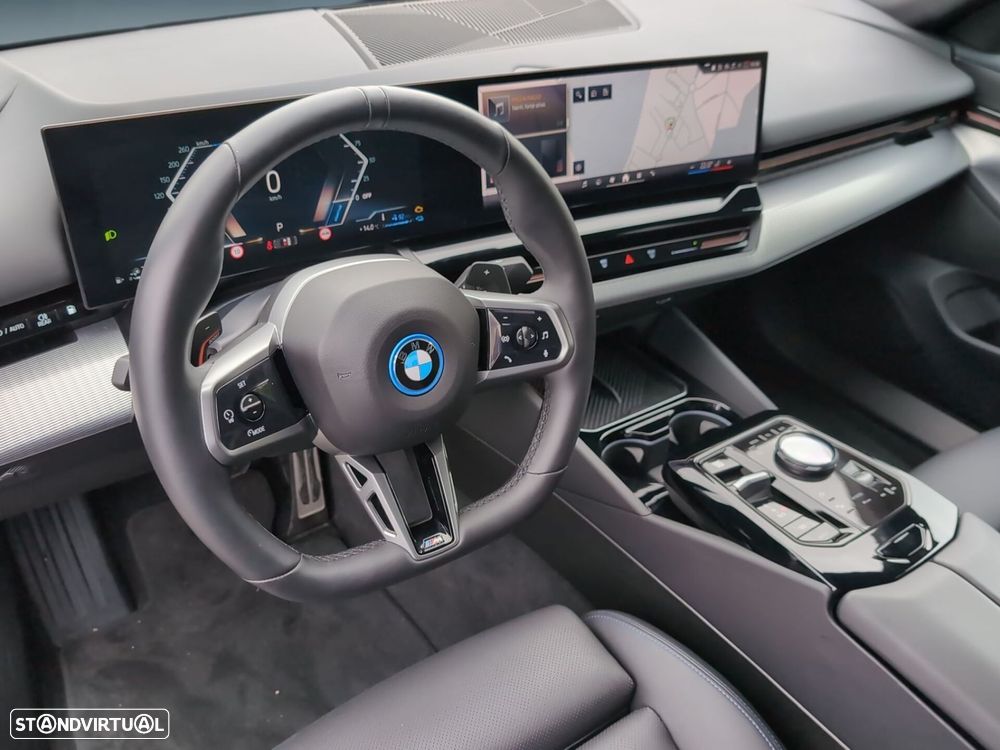 BMW 530 e Pack Desportivo M - 13