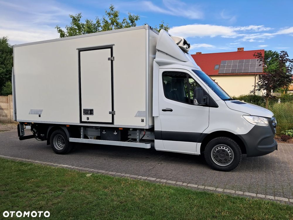 Mercedes-Benz SPRINTER 515 Chłodnia + Winda 1 TONA Salon Polska - 40