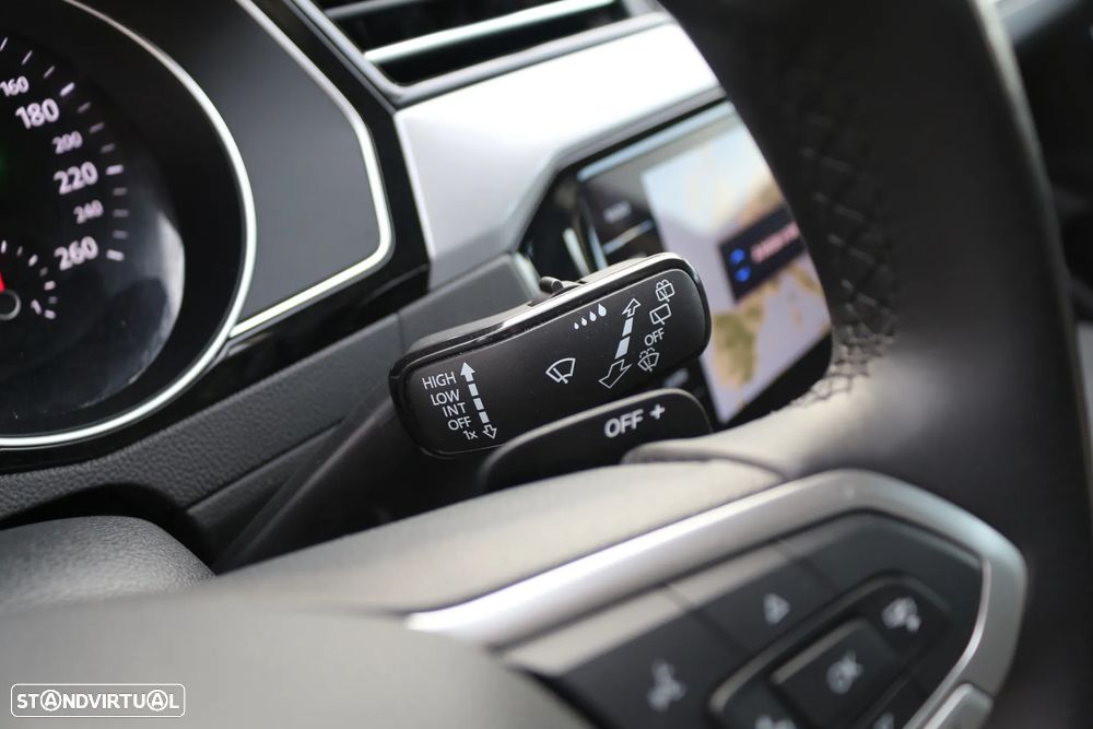 VW Passat Variant 2.0 TDi Business DSG - 22