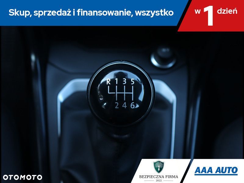 Volkswagen T-Roc - 17