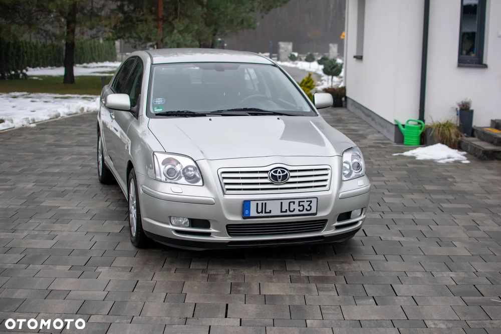 Toyota Avensis - 12