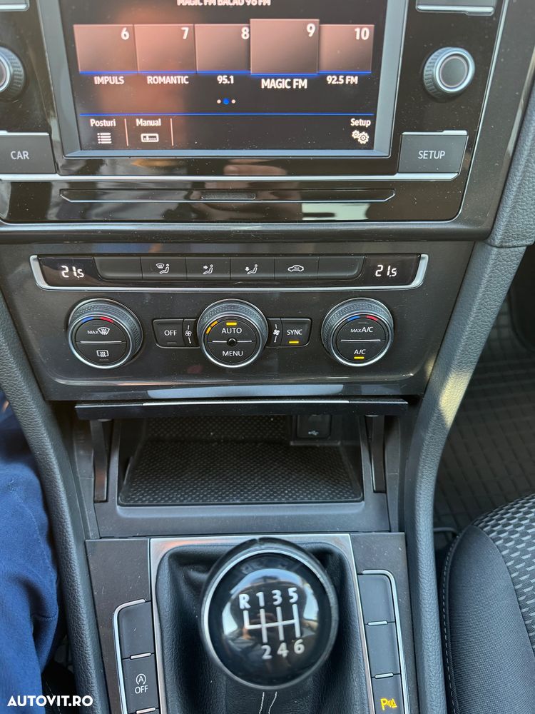 Volkswagen Golf - 16