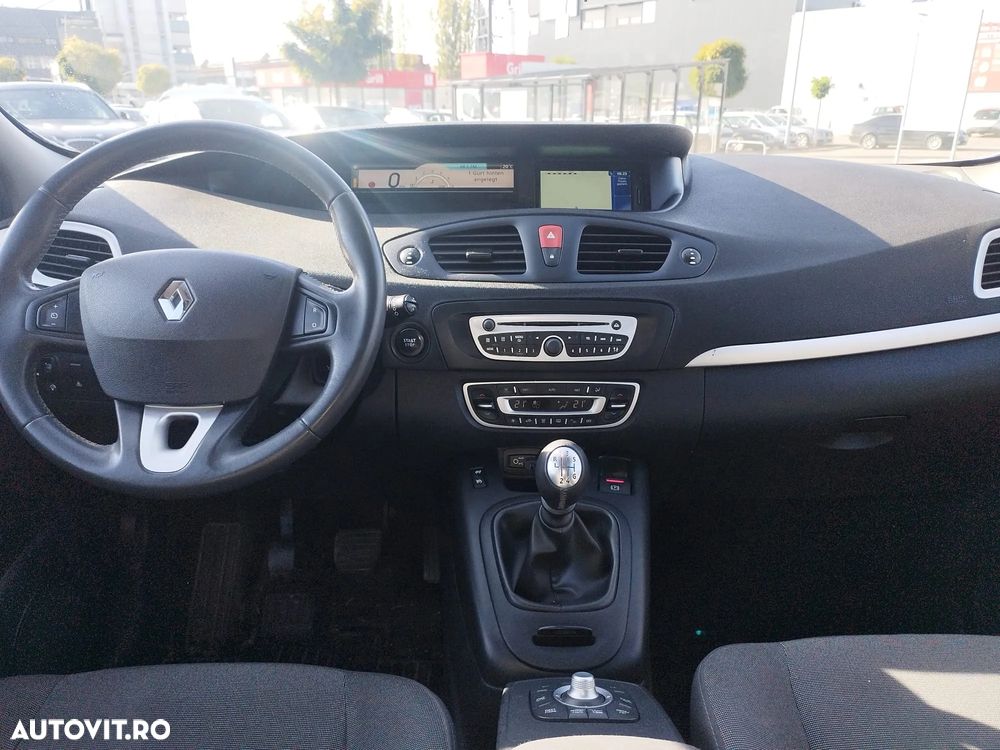 Renault Scenic 2011 photo 5