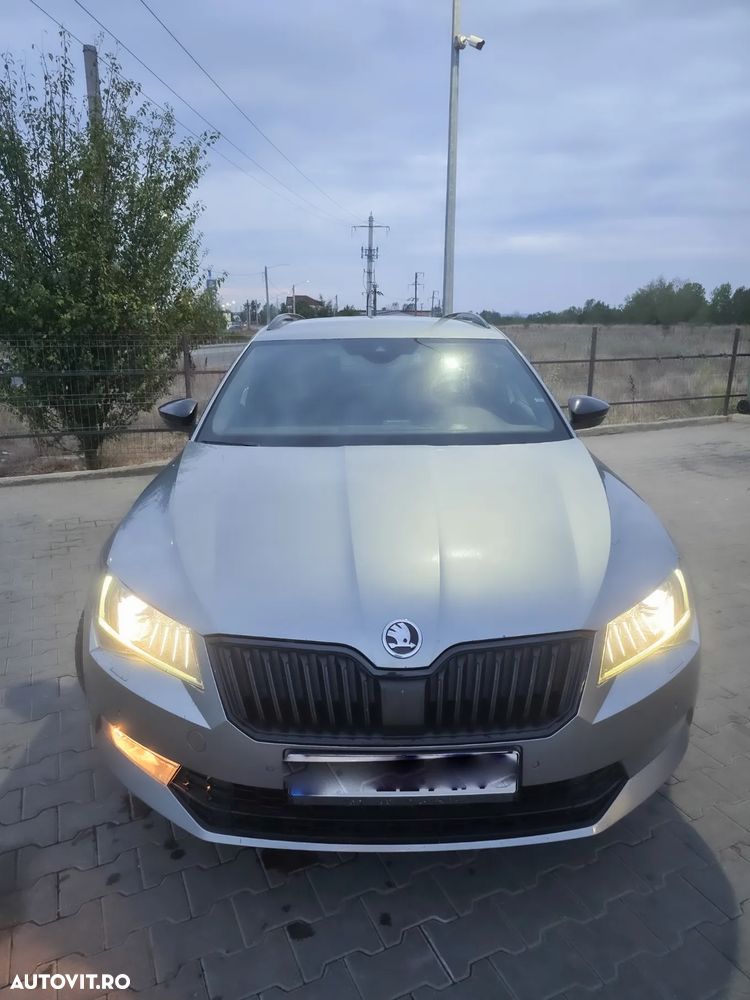 Skoda Superb Combi 2.0 TDI DSG 4X4 Sportline - 12