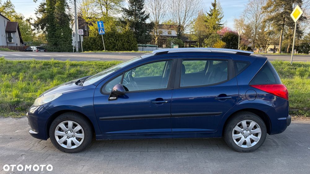 Peugeot 207 - 1